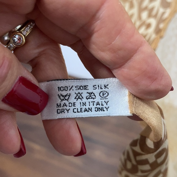 Etienne Aigner 100% Silk Logo Long Scarf - Picture 10 of 10